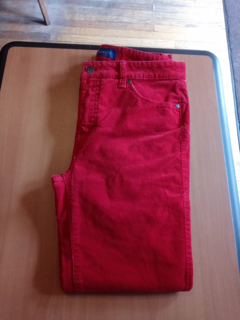 TALBOTS petite high rise straight leg corduroy jeans in holiday red (4P)